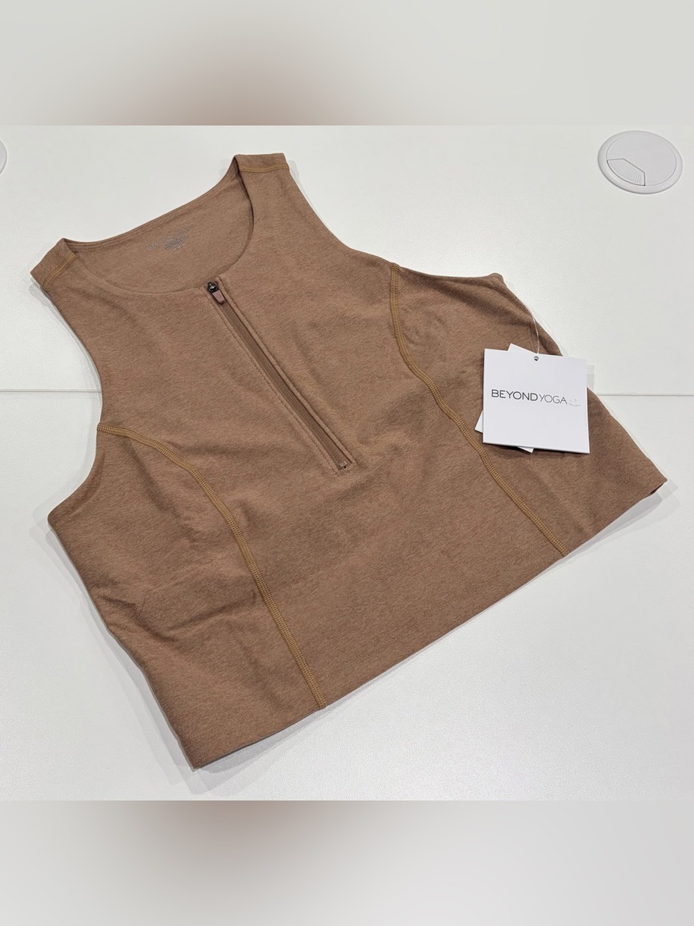 Beyond Yoga Women's Medium Spacedye Move Up Cropped Tank Desert Sand Tan NWT